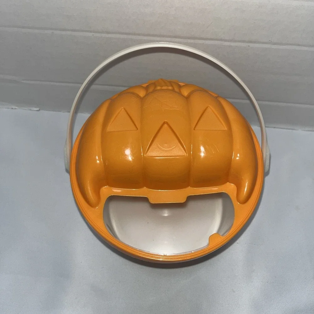 Everclean glow in the dark buckets Trick or Treat Your Cat Halloween Treat